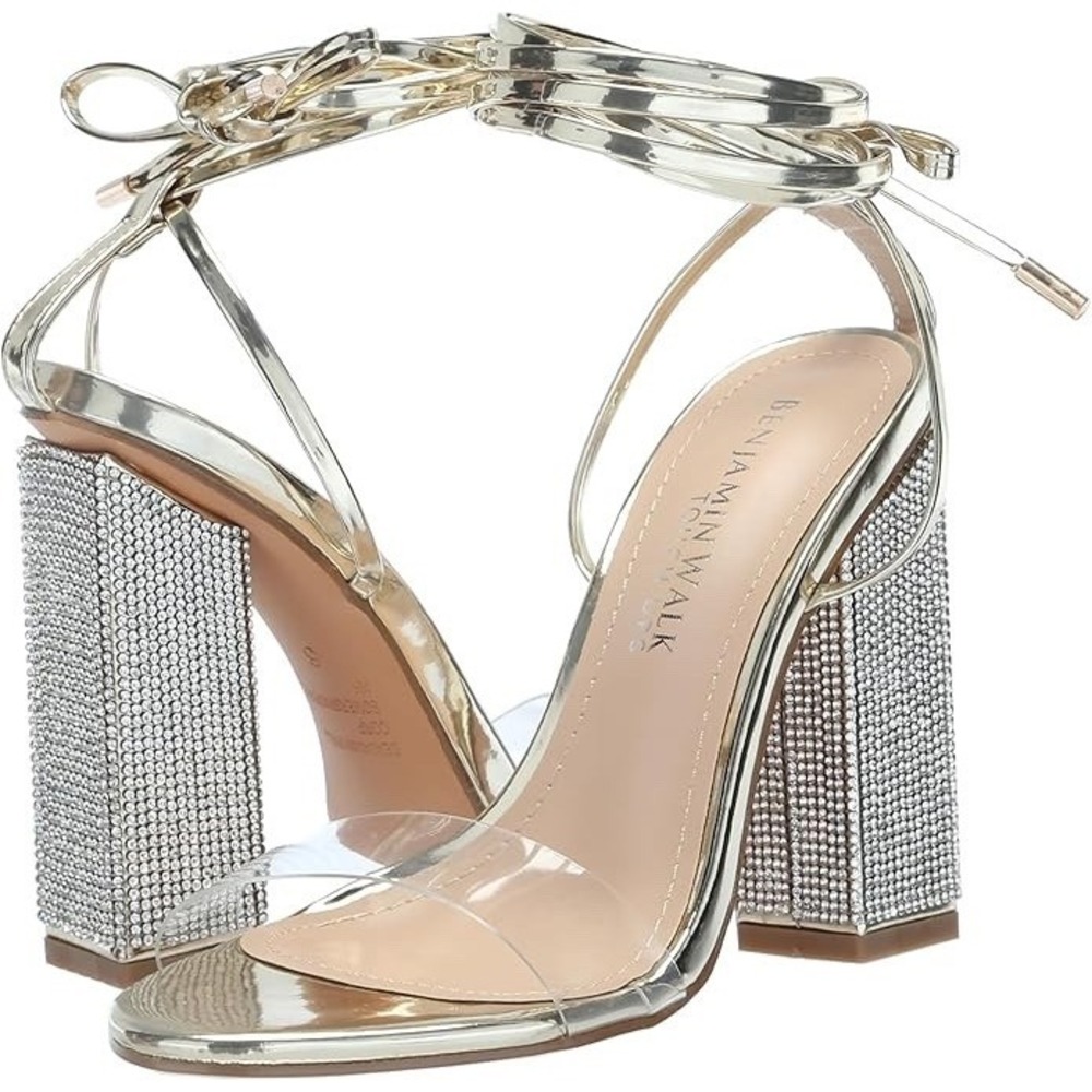 Touch Ups Women's Moxie Wedge Sandal sz7 (S1184)